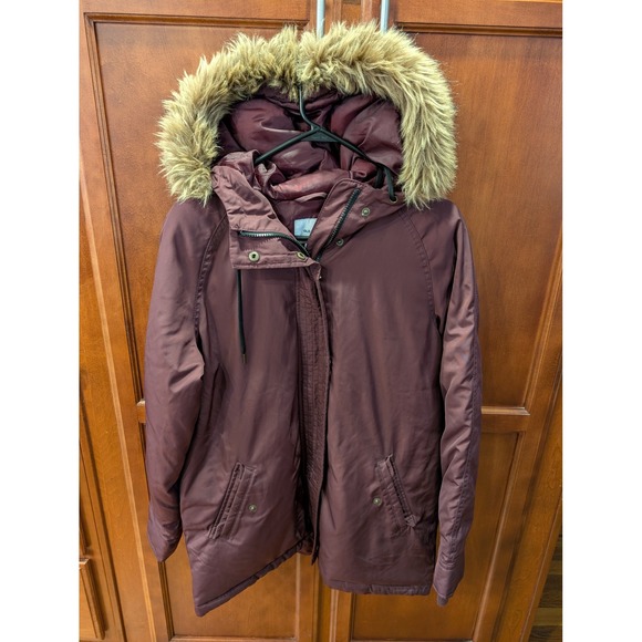 Old Navy Jackets & Blazers - Old Navy Women's Faux Fur Hooded Burgundy Puffer Coat Jacket Size M